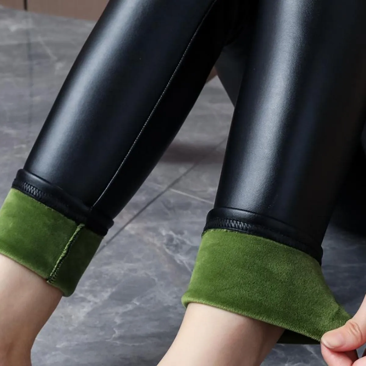 2023 autunno inverno velluto pantaloni di pelle caldi spessi donna Leggings a vita alta in Pu elastico nero Casual in pile dimag