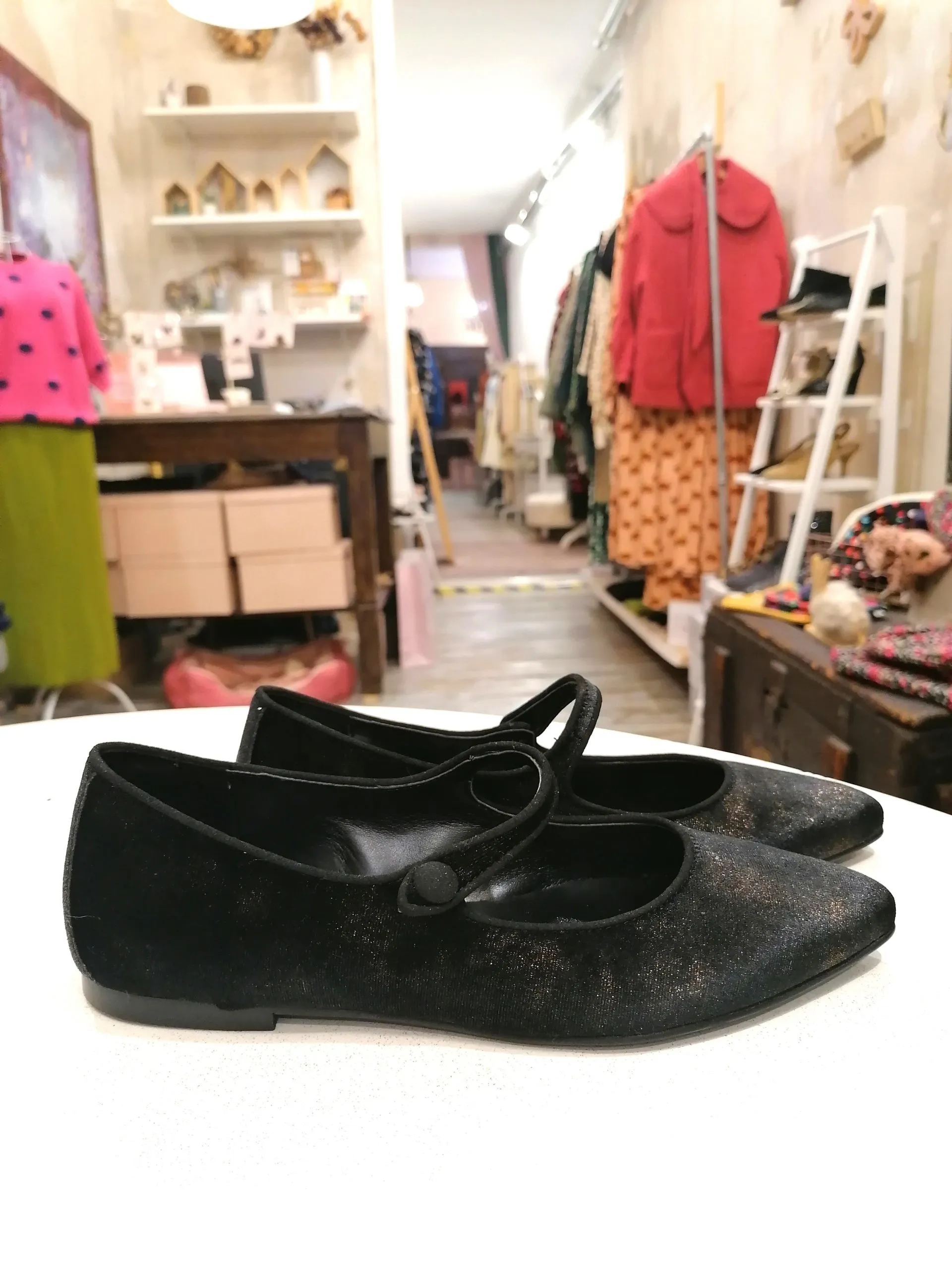 Ballerine Nere in Velluto con Bottoncino e Tallone Glitter