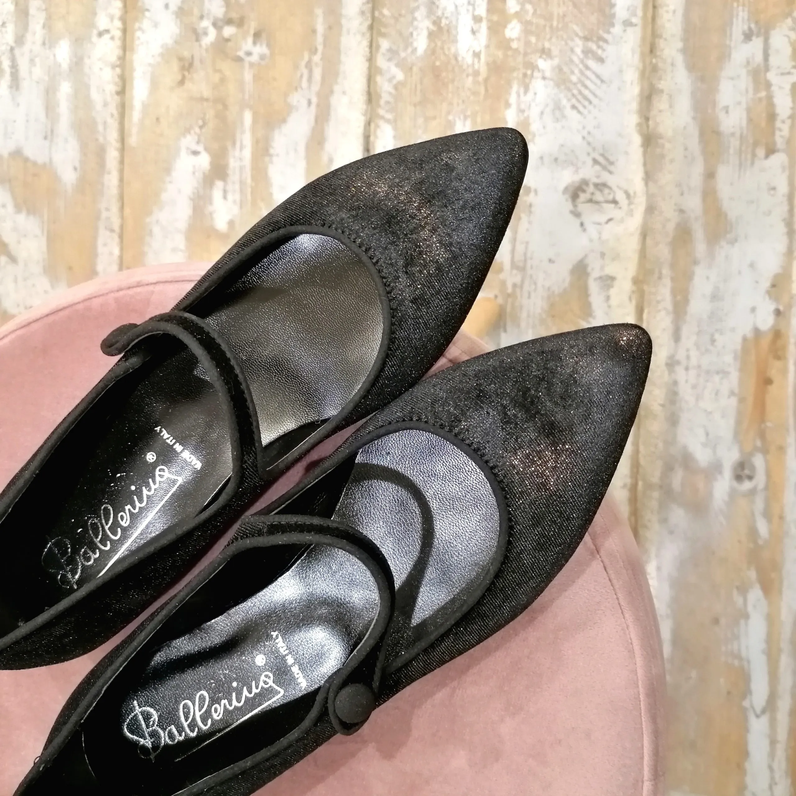 Ballerine Nere in Velluto con Bottoncino e Tallone Glitter