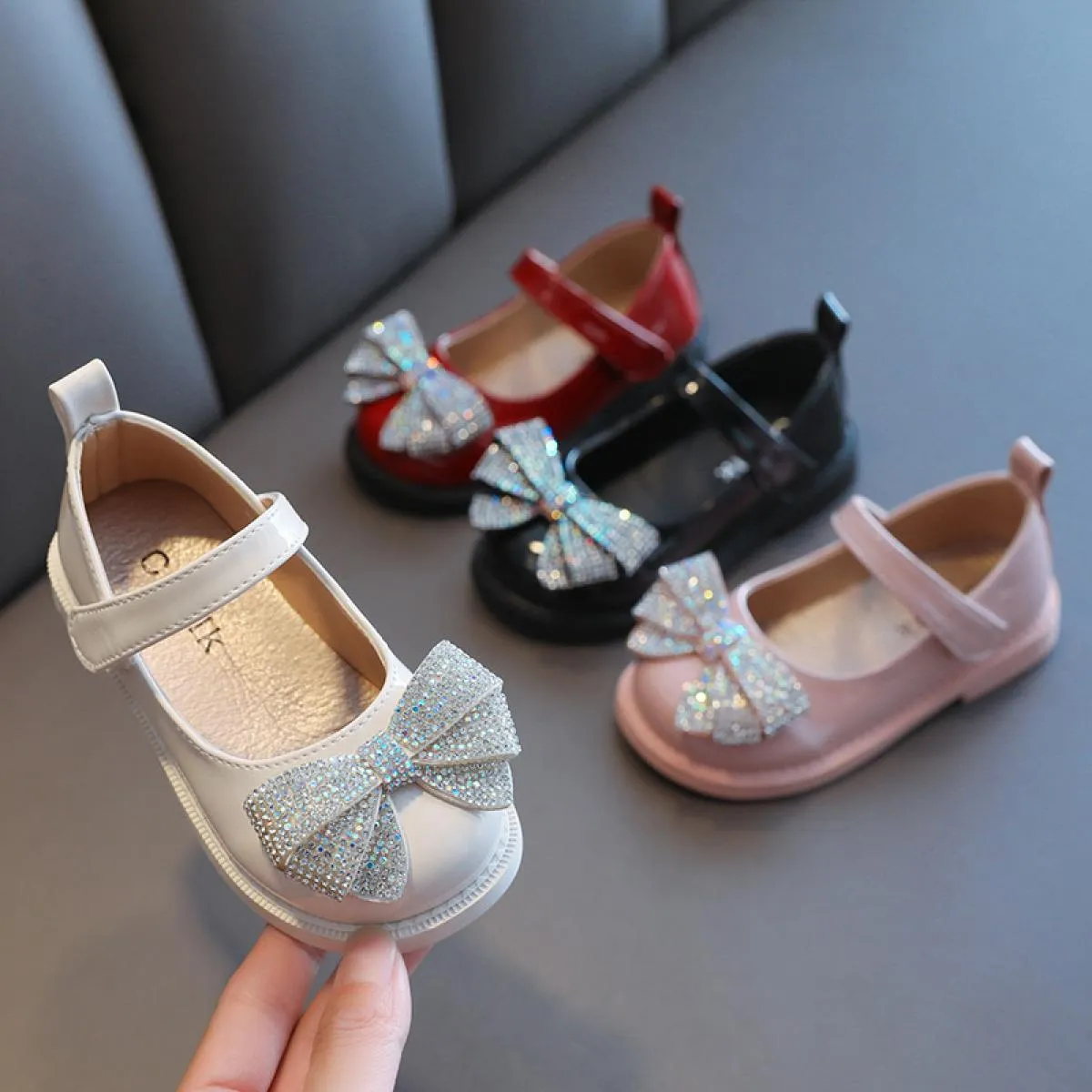 Bella Ragazza Dolce Strass Bowknot Lolita Scarpe Ragazze 2022 Scarpe da Scuola Piattaforma Mary Janes Scarpe Bambino Carino Bass