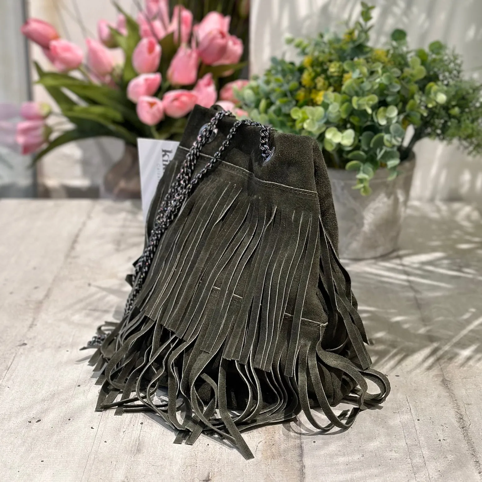 Borsa a Secchiello con Frange Verde in Pelle Scamosciata