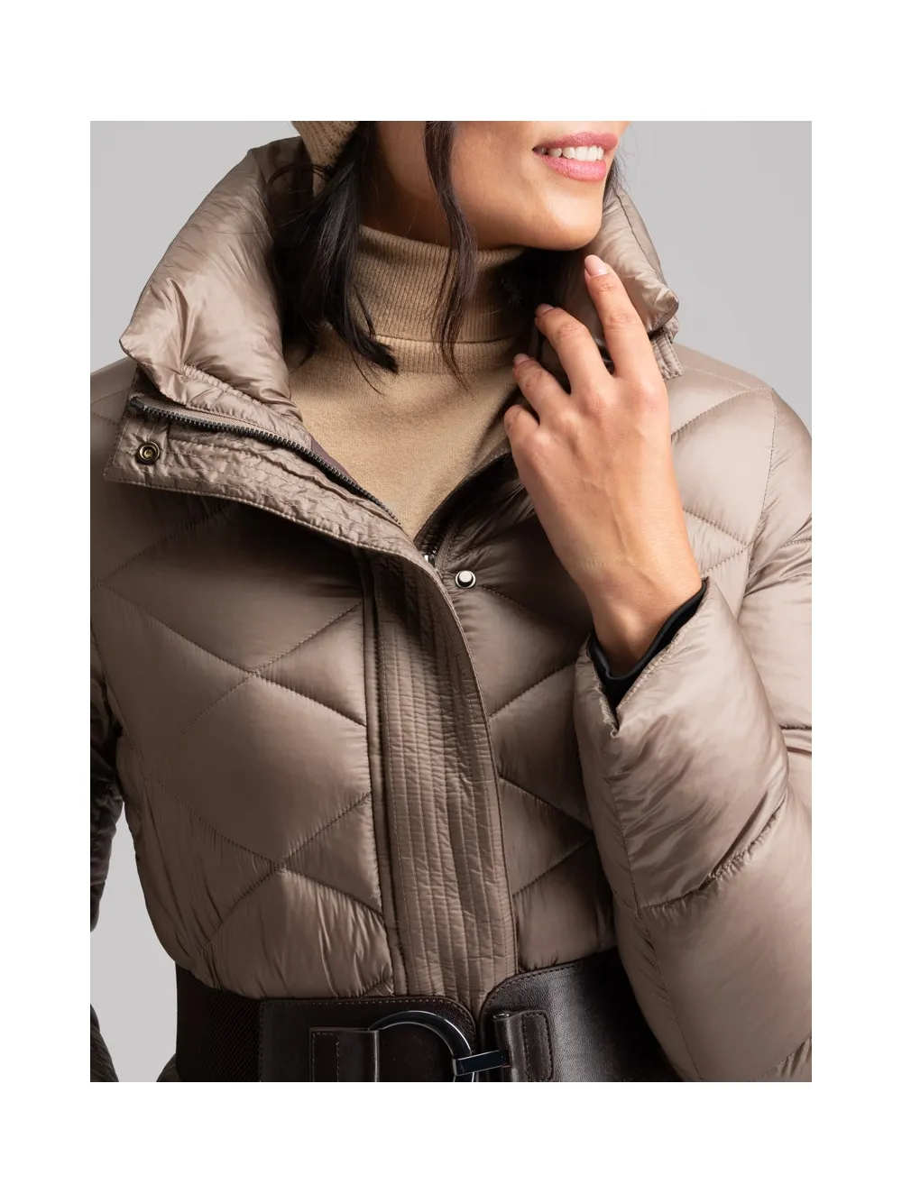 Cappottino donna trapuntato in eco piuma con cintura