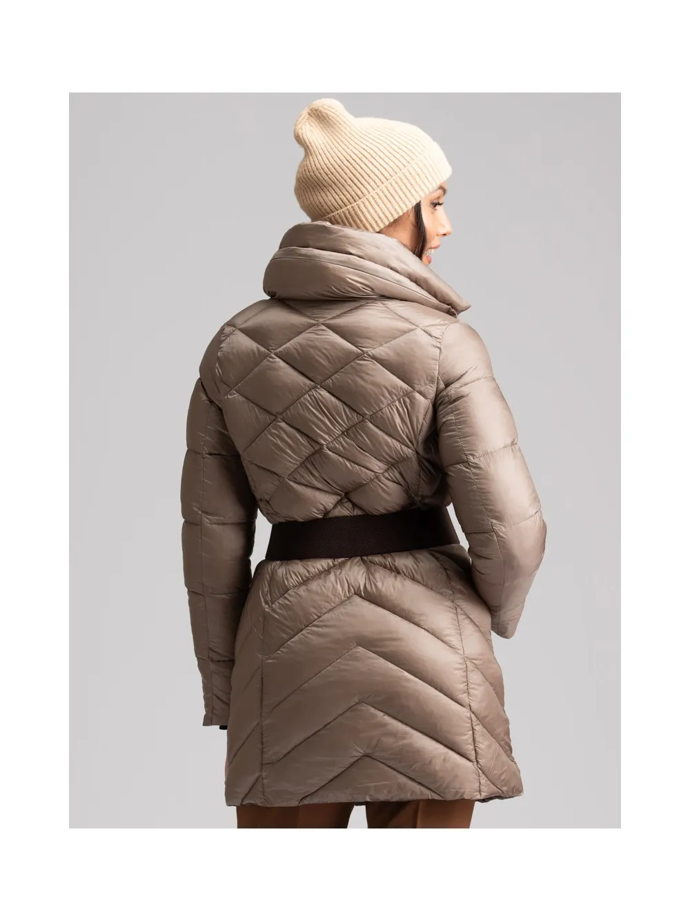 Cappottino donna trapuntato in eco piuma con cintura