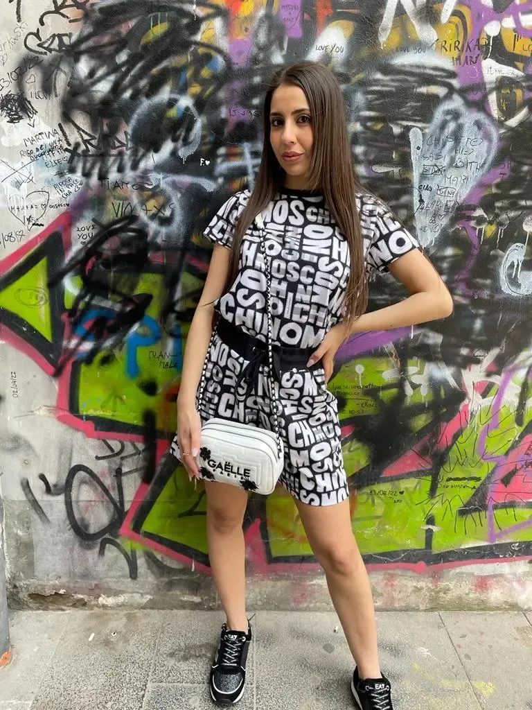 Completo Moschino