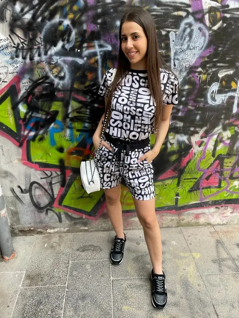 Completo Moschino