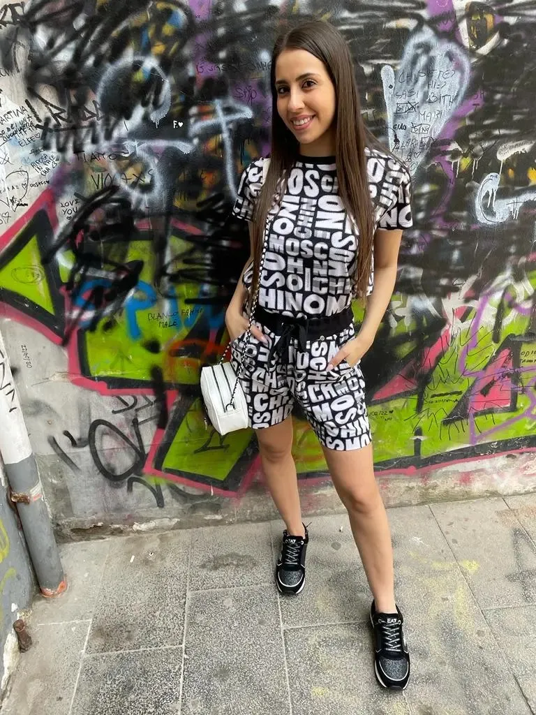Completo Moschino