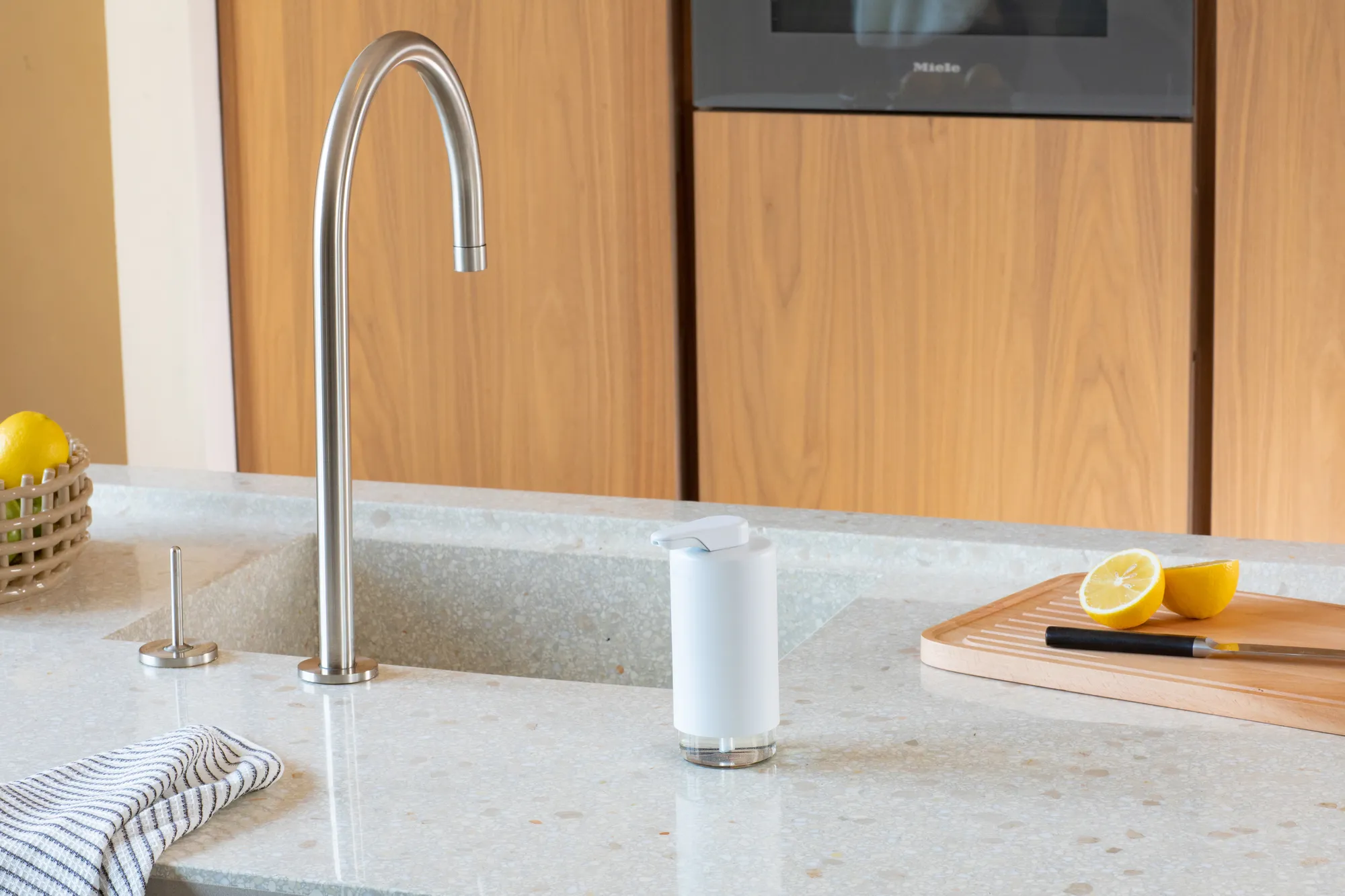 Dispenser per sapone SinkStyle.jp{font-size:18px}Mineral infinite grey