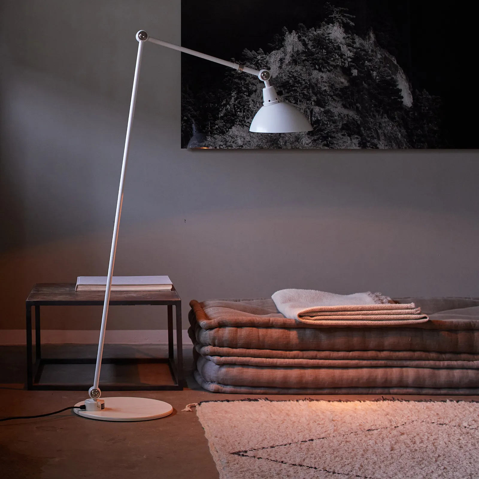 midgard modular TYPE 556 piantana bianca 140 cm