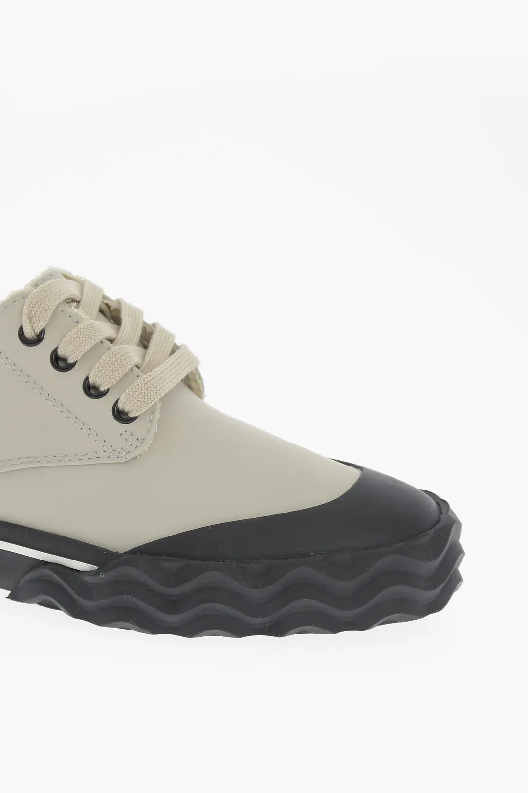 MM22 Sneakers Basse in Pelle con Suola a Contrasto