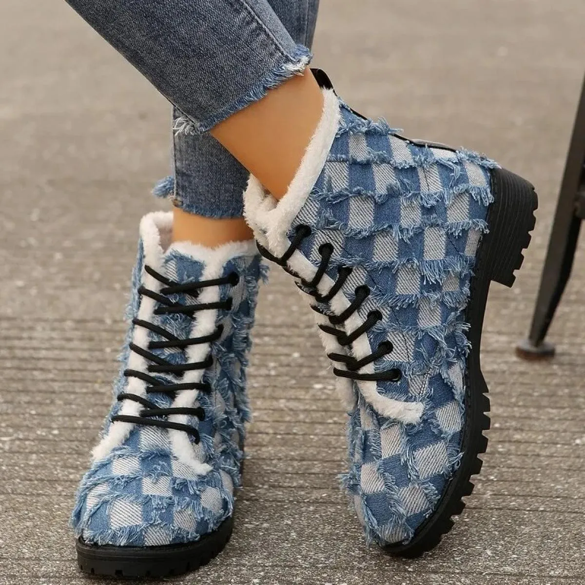 Moda invernale Scarpe allacciate con testa tonda Stivali da cowboy da donna Caviglia corta Peluche Tacchi alti caldi Scarpe casu