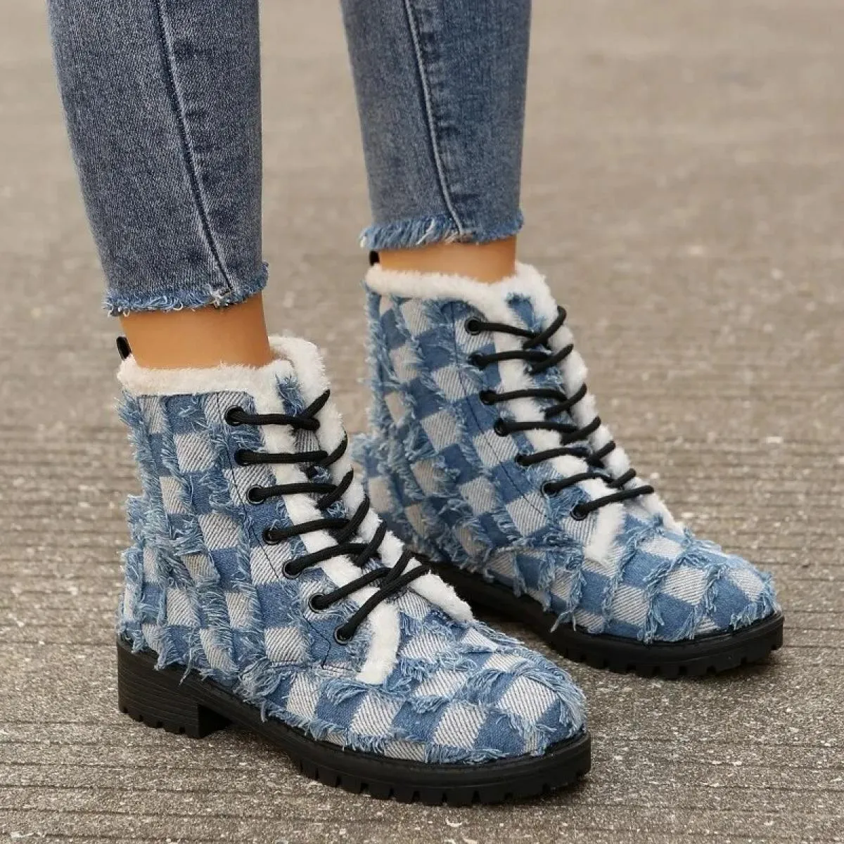 Moda invernale Scarpe allacciate con testa tonda Stivali da cowboy da donna Caviglia corta Peluche Tacchi alti caldi Scarpe casu
