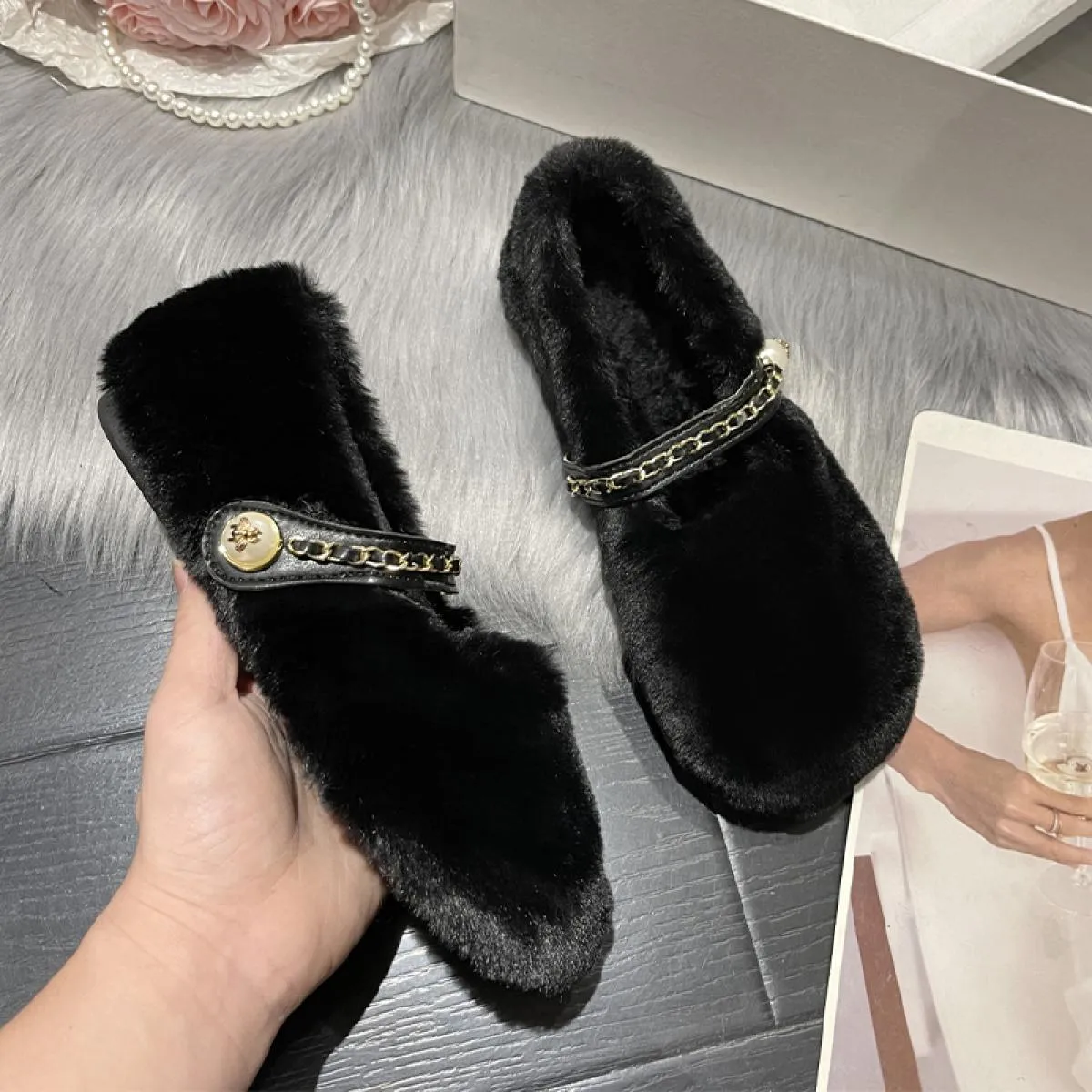 Pelliccia Inverno Donna Appartamenti Fad Catena Scarpe di cotone poco profonde 2023 Nuovo vestito Casual Stivali caldi Peluche D