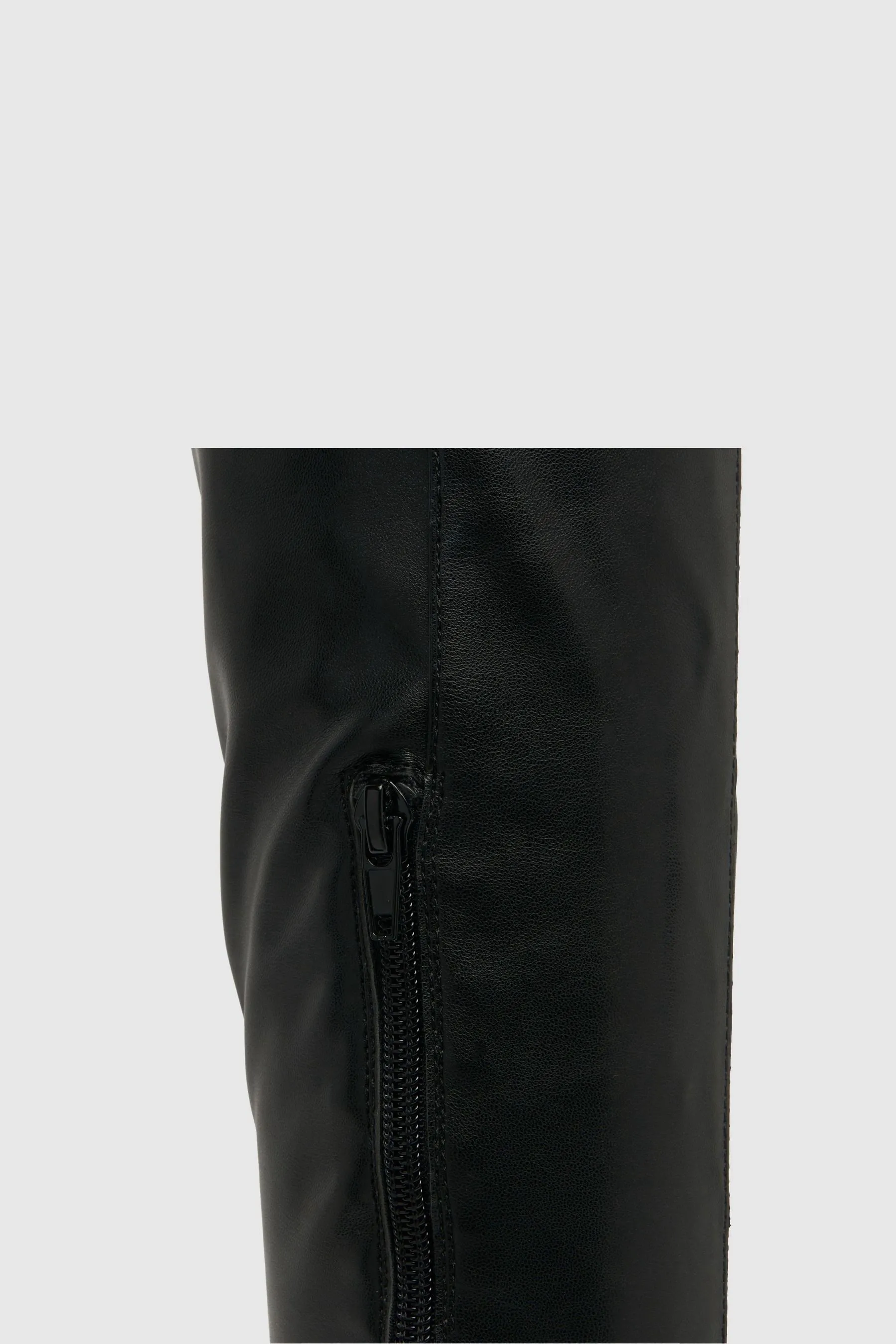 Schuh - Danielle - Nero al ginocchio con plateau - Stivali