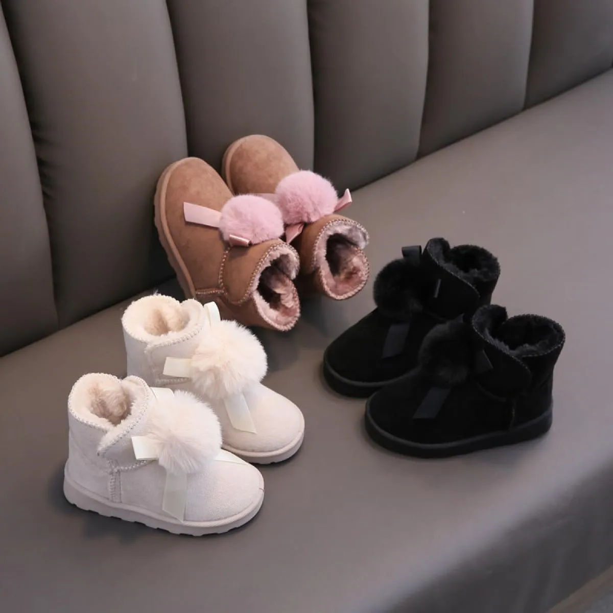 Simpatiche scarpe da principessa Ragazze con palla di pelo Scarpe da bambina in pelliccia Stivali da bambina caldi Nastri Pompon