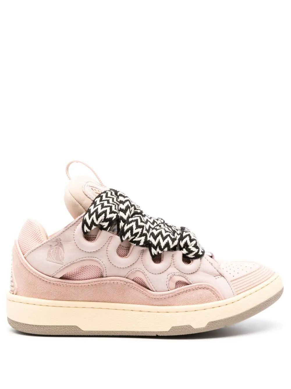 Sneakers Curb