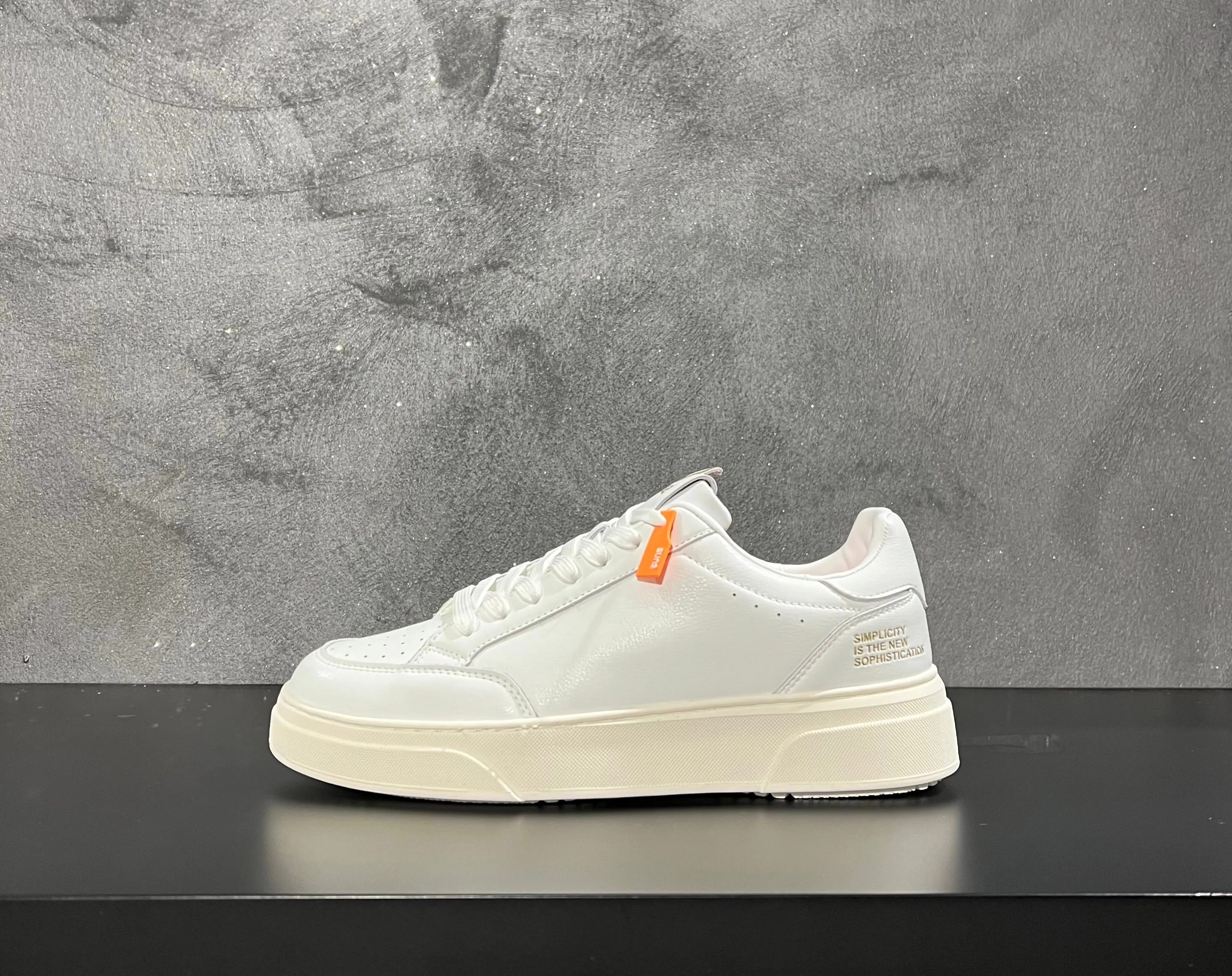 Sneakers Suns