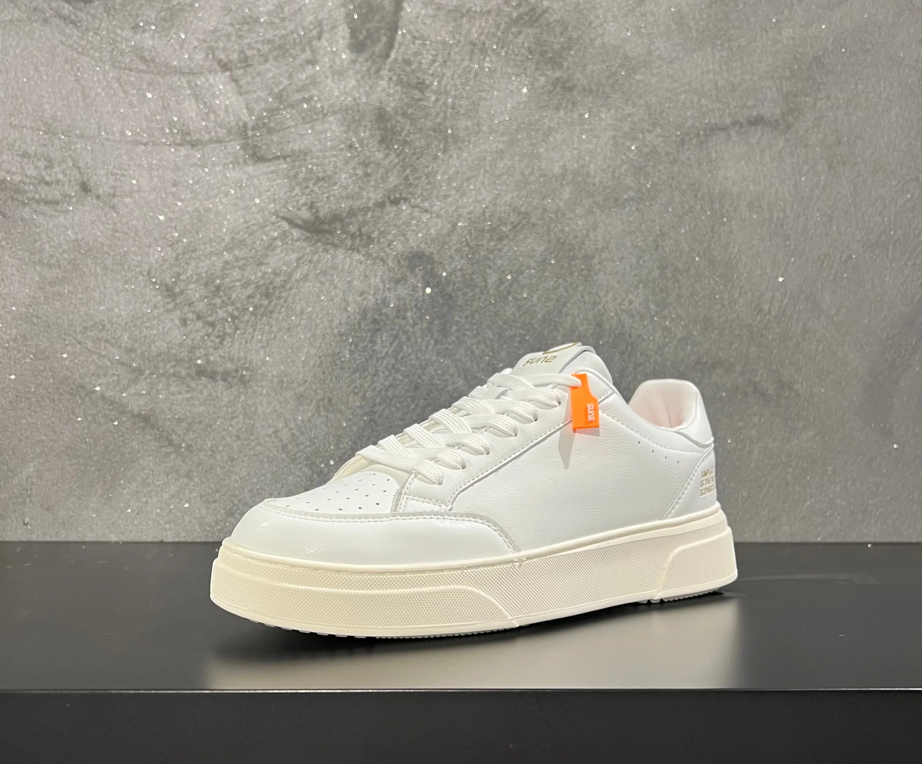 Sneakers Suns