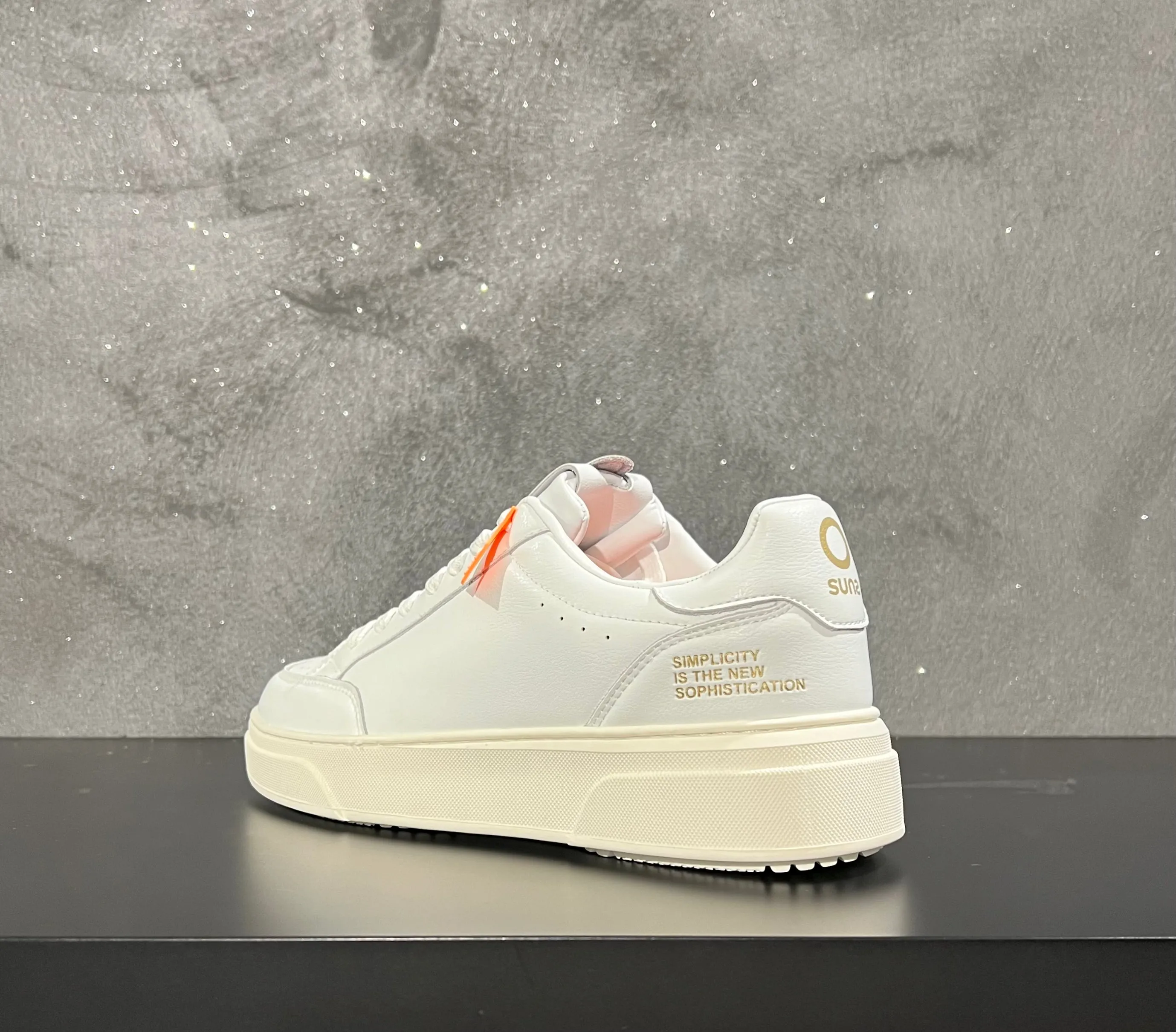 Sneakers Suns