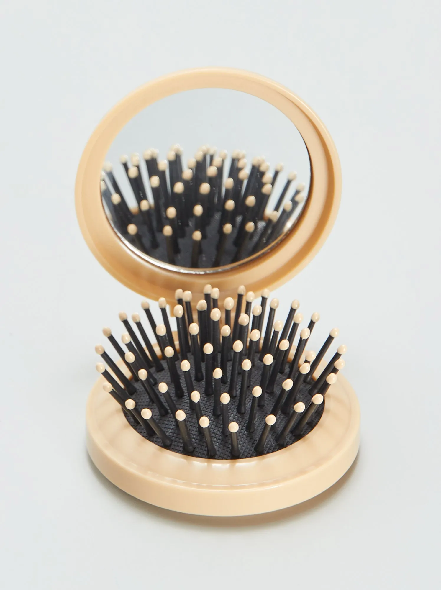 Spazzola per capelli rotonda - MARRONE
