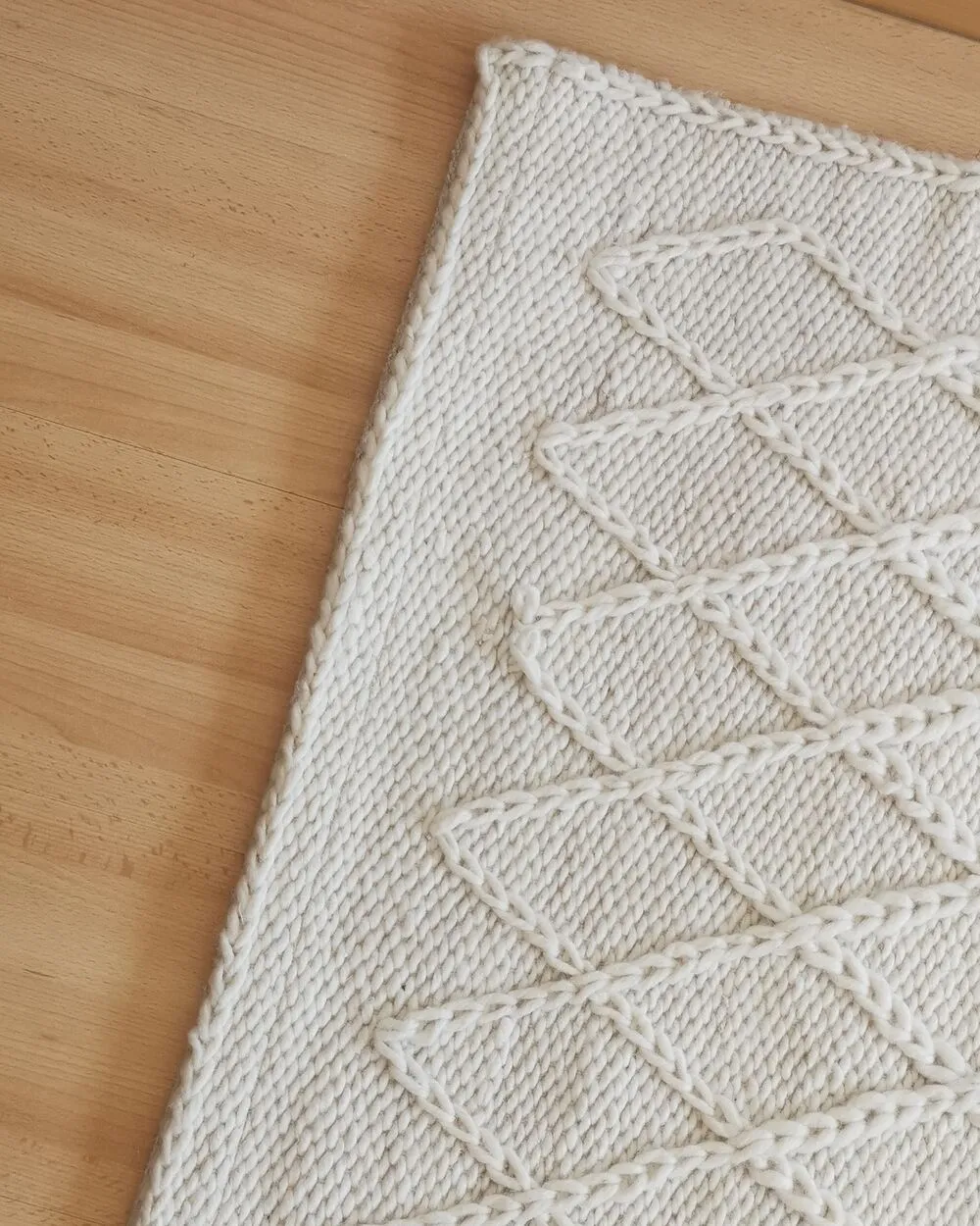 Tappeto decorativo bianco sporco 160 x 230 cm ERZIN